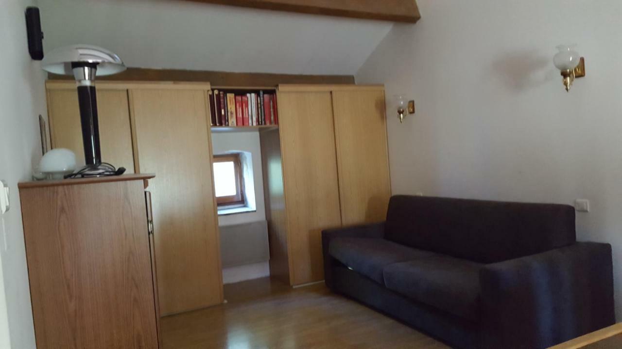 La Mejanenque Apartment Vénéjan Екстериор снимка